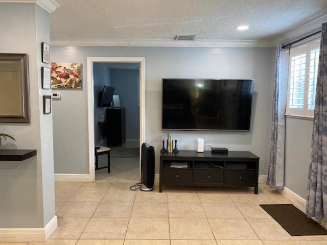Modern 2/1 Apt Near Midtown And Beaches Miami Exteriér fotografie